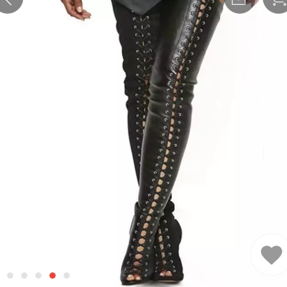 Lace up leather boots ⭐️💕